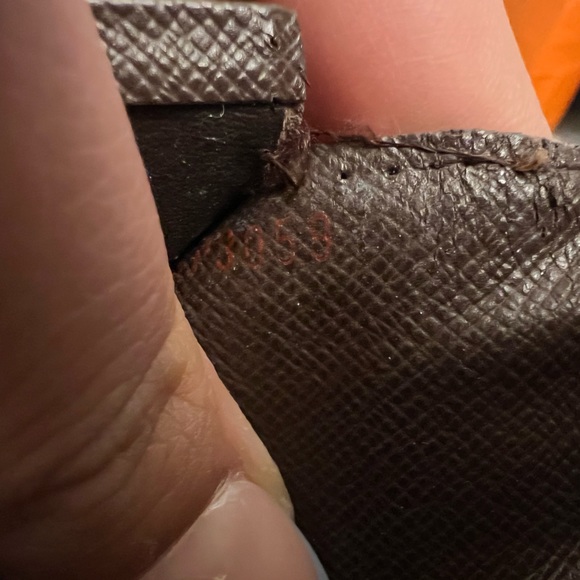 Louis Vuitton Long Wallet - Picture 5 of 9